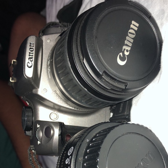 Digital camera / Canon - Picture 2 of 8